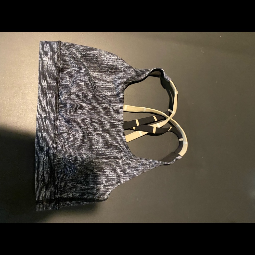 Lululemon sports bra